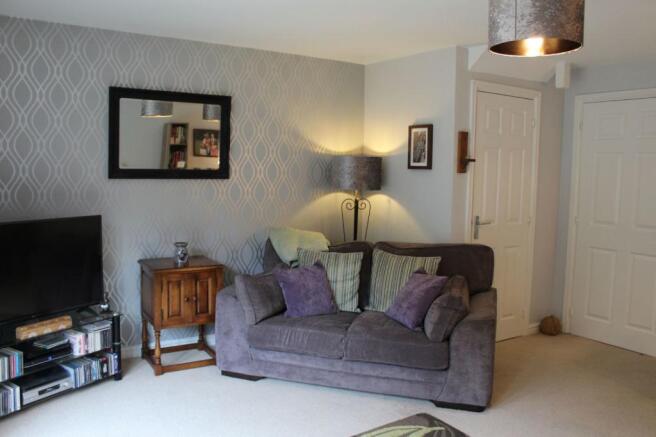 LOUNGE/DINING ROOM