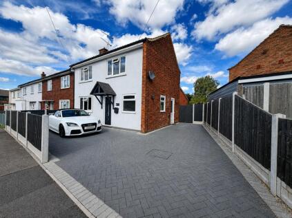 Kathleen Ferrier Crescent, Laindon, Basildon, Essex, SS15