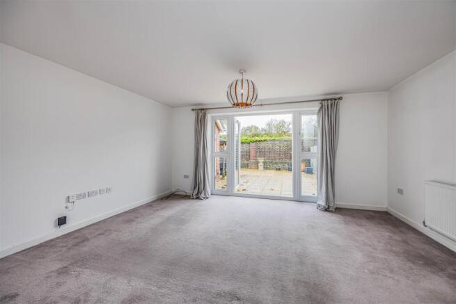 27 Guardians Way, Portsmouth-Small-PorticoMarketin