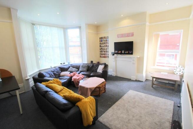 8 bed Terraced to rent Image 5