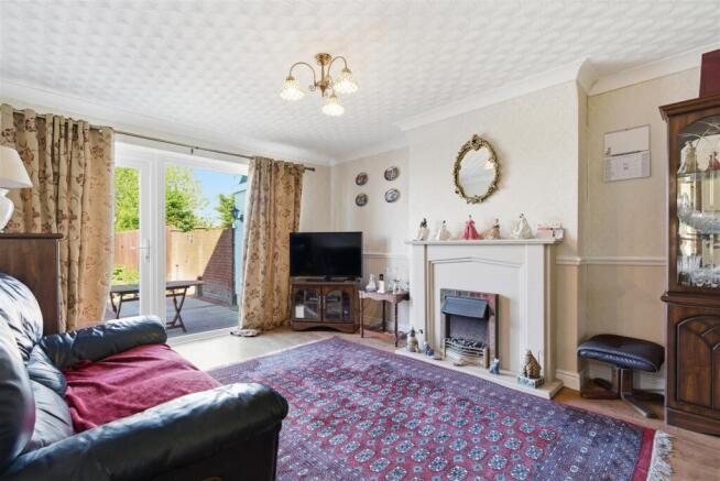 3 bed Semi-Detached Bungalow for sale Image 6