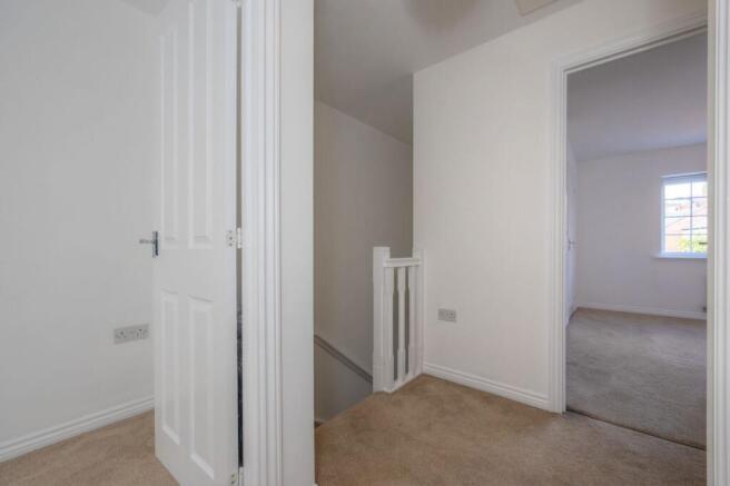 3 bed Semi-Detached for sale Image 10