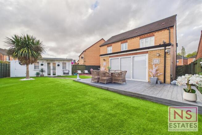 Harvington Chase, Coulby Newham, Middlesbrough, TS8 photo 4