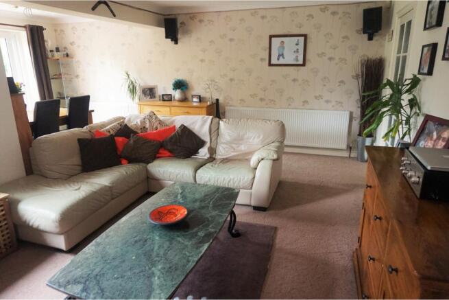 Lounge/Dining Room