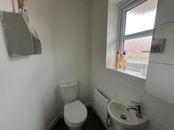Cloakroom/wc