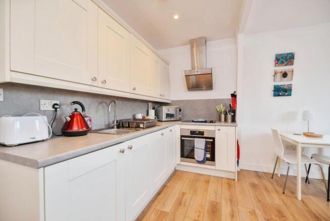 1 bed Flat for sale Image 4
