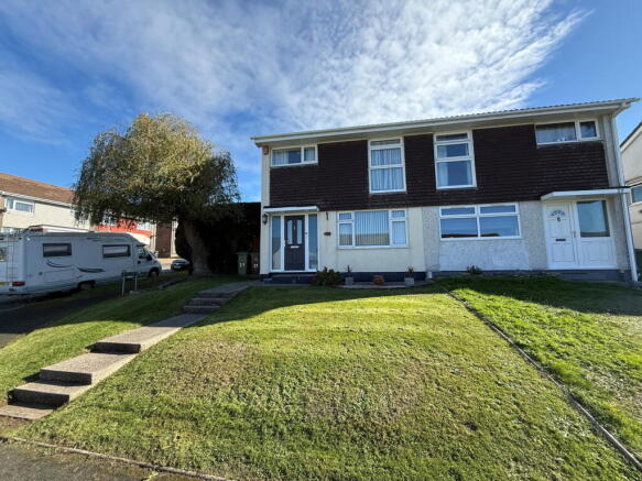 3-bed semi-detached on Holcombe Drive, Goosewell, Plymouth, £310,000