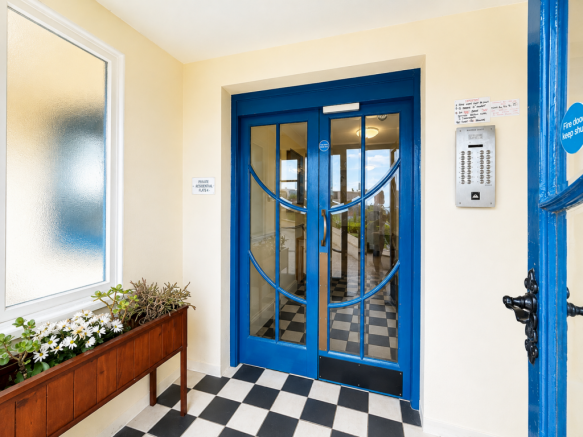 1 bed Flat for sale Image 12