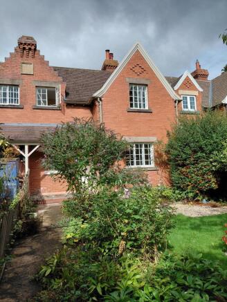 3 bed Terraced to rent Image 4