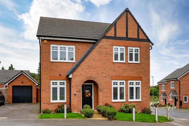 2 Appletree Close-02.jpg