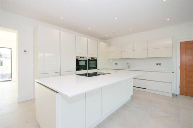 4 bed Detached for sale Image 6