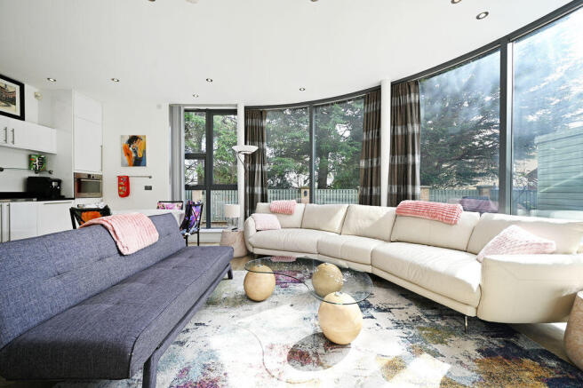 2 bed Ground Flat for sale Image 6
