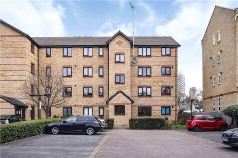 Ringwood Gardens, London, E14