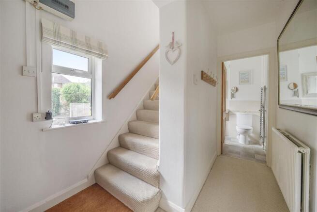 Farleys Close, West Horsley photo 3
