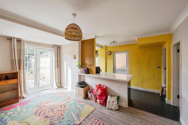 3 bed Semi-Detached for sale Image 5