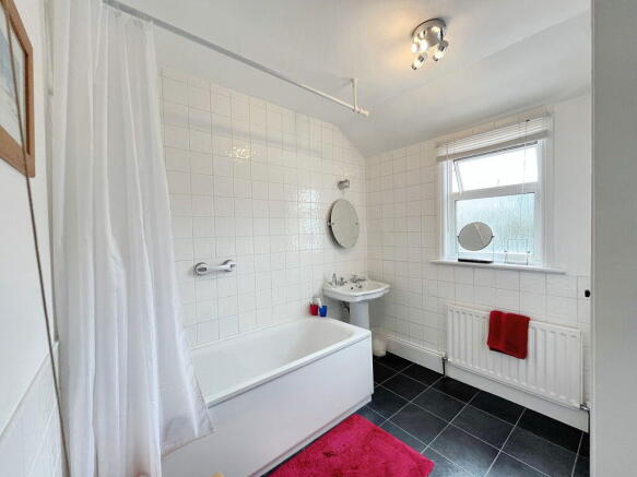 3 bed Semi-Detached for sale Image 10