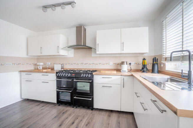 4 bed Town House for sale Image 4
