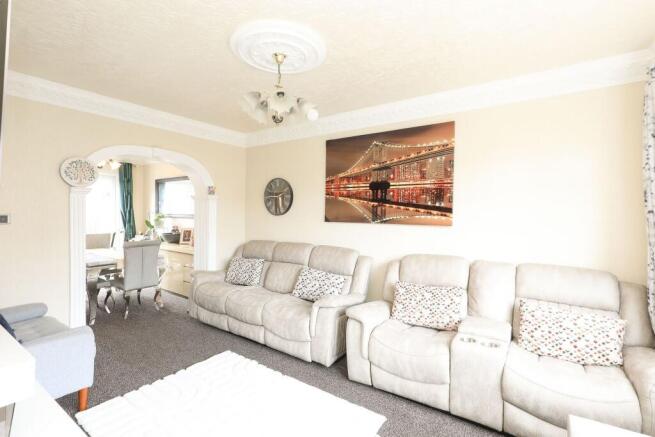 3 bed Semi-Detached for sale Image 6
