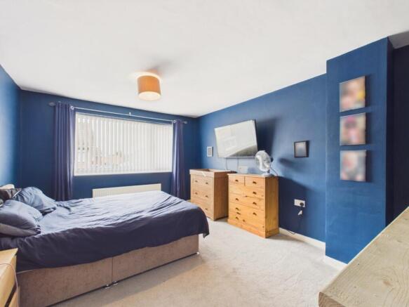 3 bed Semi-Detached for sale Image 9