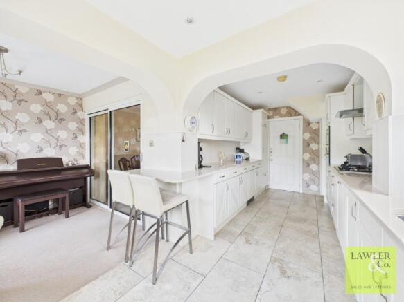 Brookside Avenue, Poynton, Stockport, Cheshire, SK12 1PW photo 4