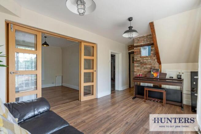 5 bed Semi-Detached for sale Image 7