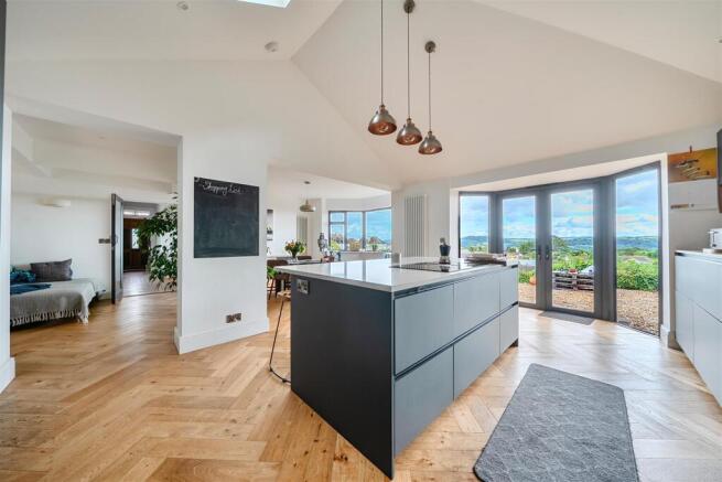 Kitchen/dining/sitting room