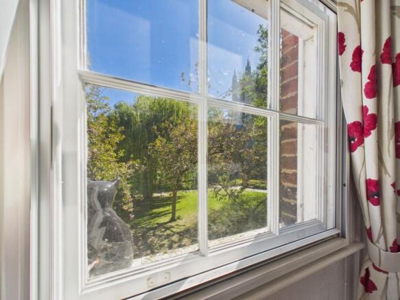 4 bed Semi-Detached for sale Image 8