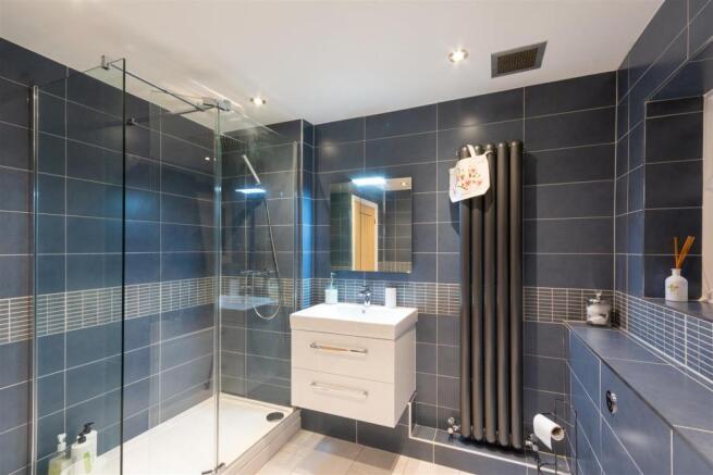 Ensuite.jpeg