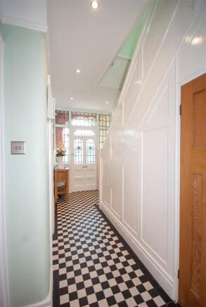 Entrance & Hallway
