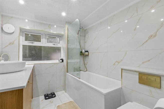 32 Perth Rd, HP13 6XX-1.jpg