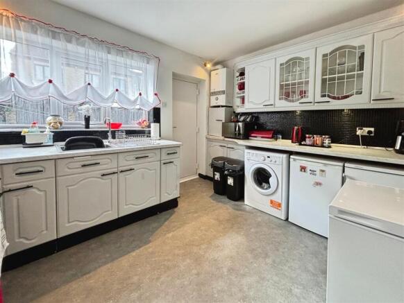 3 bed Terraced for sale Image 2