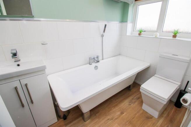 2 bed Semi-Detached Bungalow for sale Image 7
