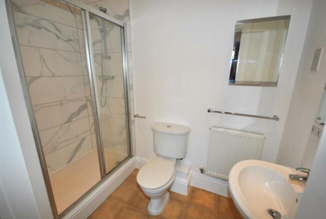 EN SUITE