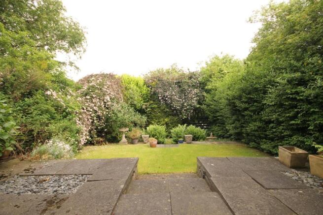 REAR GARDEN  (1).JPG