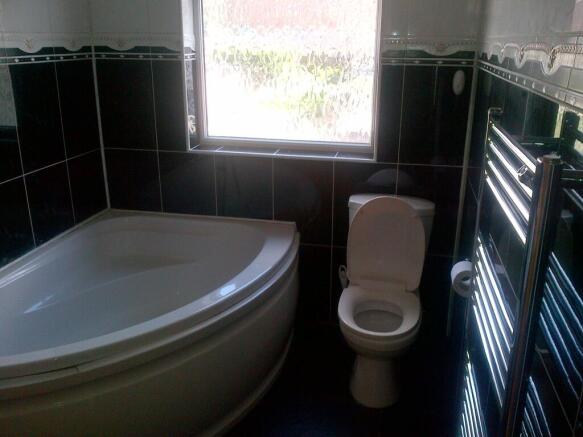 3 bed Semi-Detached to rent Image 7