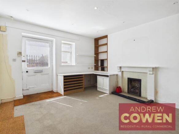 7 bed House for sale Image 5