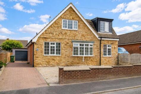 Elmwood Drive, Walton, Wakefield