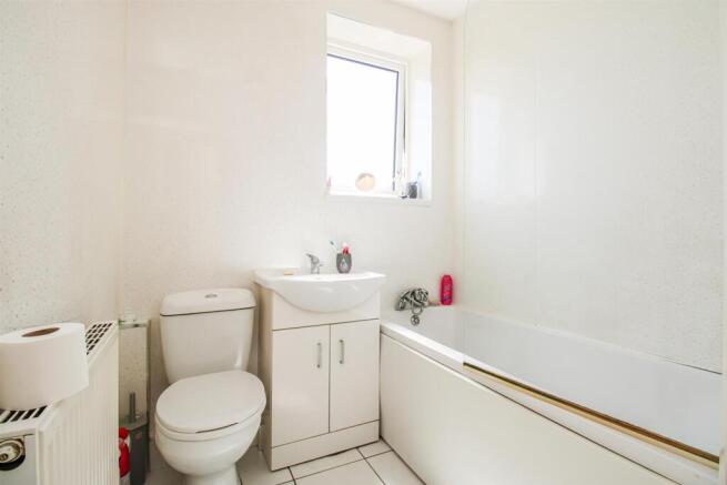 3 bed Semi-Detached for sale Image 5