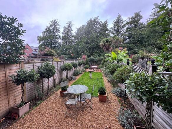 GARDEN 