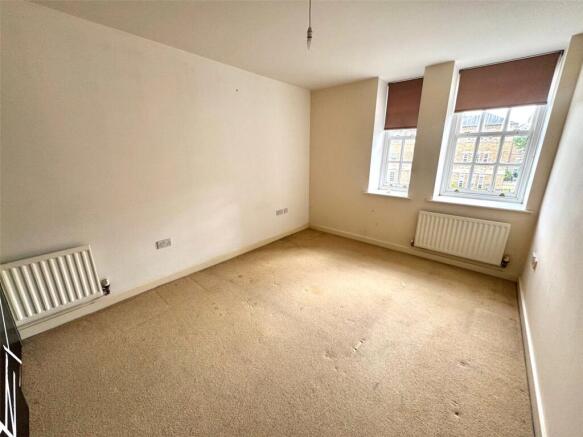 2 bed Flat for sale Image 5