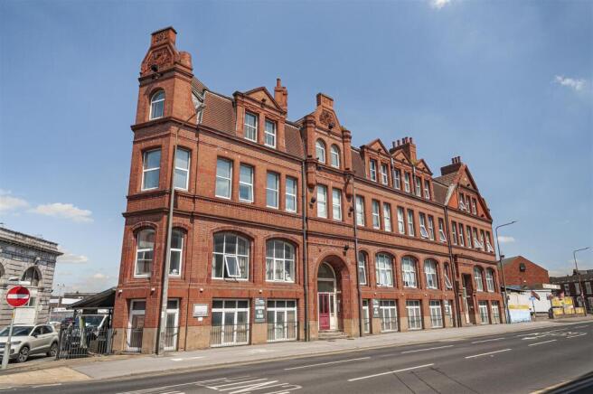 2 bed Apartment for sale Image 11