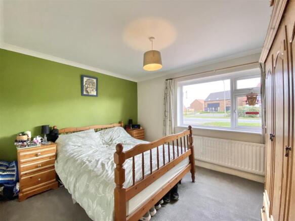 2 bed Detached Bungalow for sale Image 8