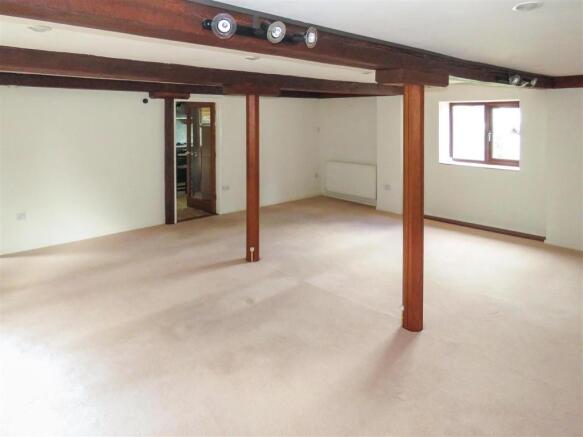 Lounge.JPG