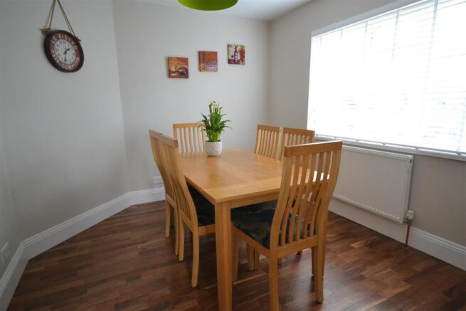 29 Gonville Ave - Dining room.JPG