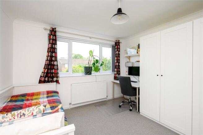 4 bed Detached for sale Image 11