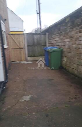 3 bed Semi-Detached to rent Image 9