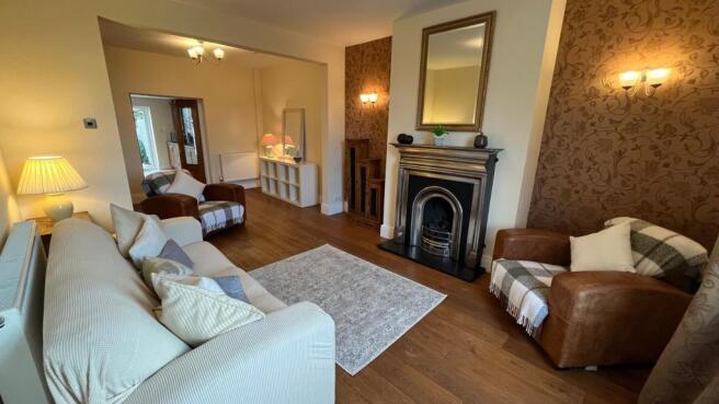 Good sized lounge, living area
