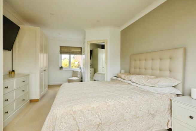 3 bed Semi-Detached for sale Image 11