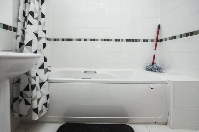 2 bed Flat for sale Image 10