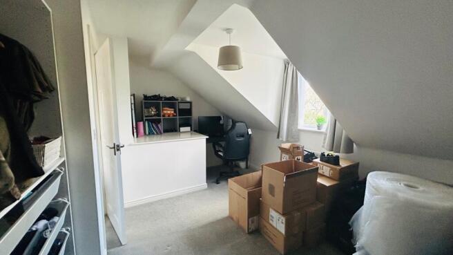3 bed Semi-Detached for sale Image 8